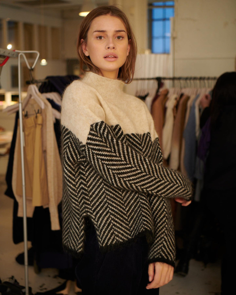 June | Norah | Cotton Turtleneck Sweater
