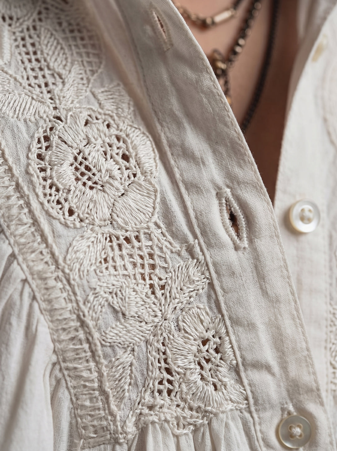 Bellea | Retro-style Lace Irregular Hem Long-sleeved Mini Dress