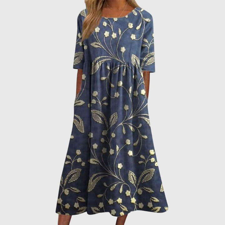 Suzan | Flattering Dress
